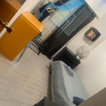 Paris Apartment อัลกาลาเดเอนาเรส ภายนอก รูปภาพ