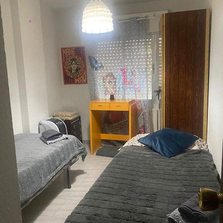 Paris Apartment อัลกาลาเดเอนาเรส ภายนอก รูปภาพ